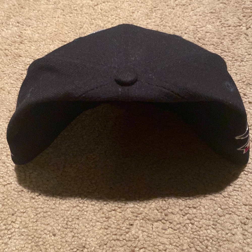 Snap back hat - Picture 3 of 4